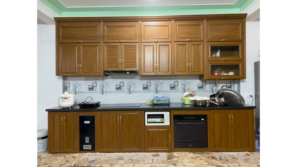 bếp nhôm giả gỗ là sản phẩm thay thế hoàn hảo cho gỗ tự nhiên giúp tích kiệm chi phí